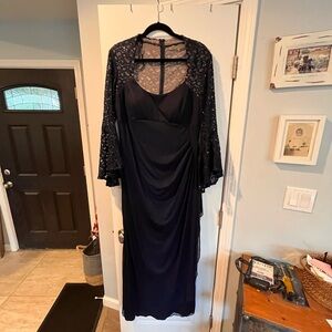 Xscape Evening Gown - Size 16